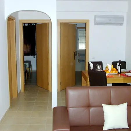 With One Bedroom In Albufeira, With Wonderful Mountain View, Pool A... Lejlighed